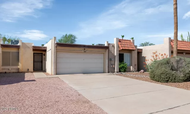 MLS: 6889714 Condo For Sale