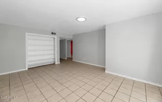 Photo #5: 6889714 Listing