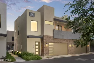 More Details about MLS # 6889721 : 901 S SMITH ROAD#1041