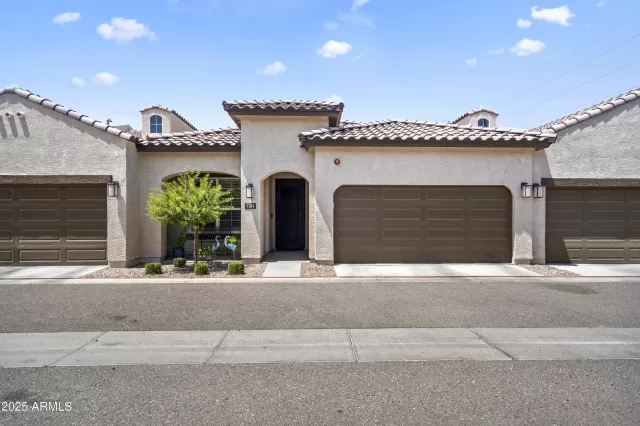 MLS: 6889751 Condo For Sale