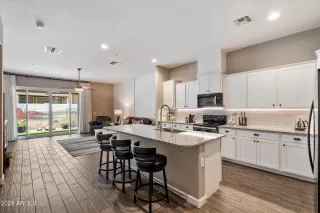 Photo #3: 6889751 Listing