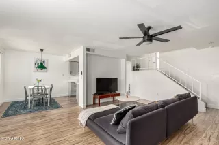 Photo #4: 6889832 Listing 
