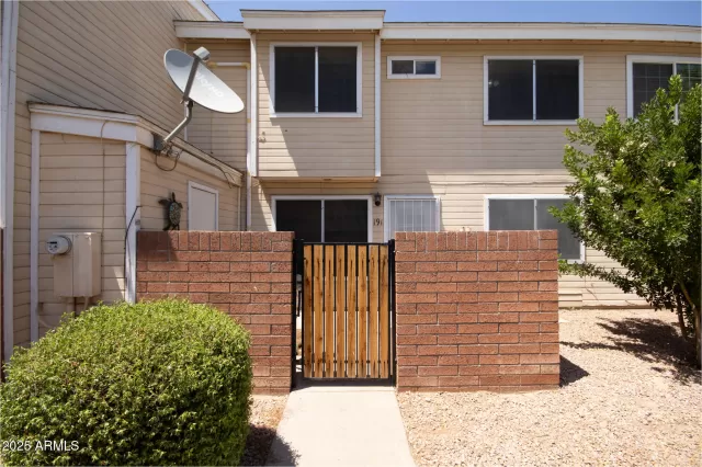 MLS: 6889948 Condo For Sale