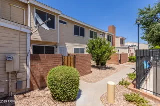 Photo #1: 6889948 Listing