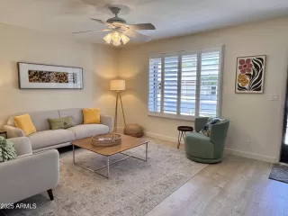 Photo #6: 6890050 Listing 