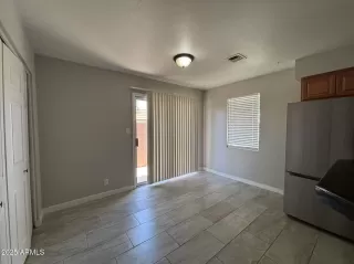 Photo #4: 6890165 Listing