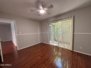 Photo #6: 6890165 Listing