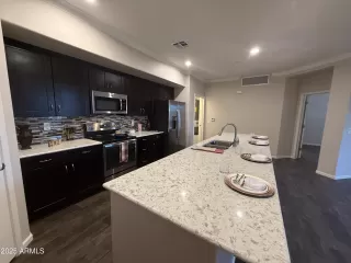 Photo #6: 6890219 Listing 