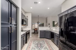 Photo #3: 6890415 Listing
