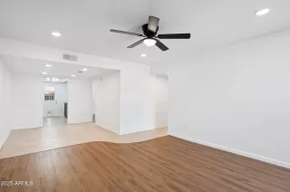 Photo #3: 6890627 Listing