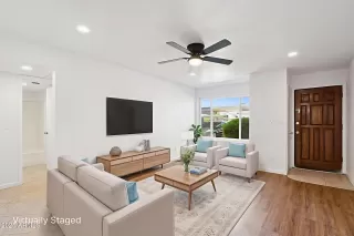 Photo #4: 6890627 Listing