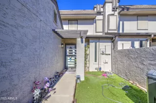 Photo #1: 6890900 Listing 