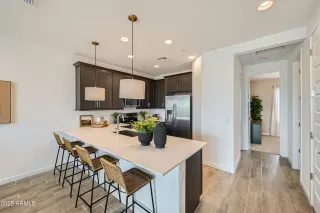 Photo #3: 6890933 Listing