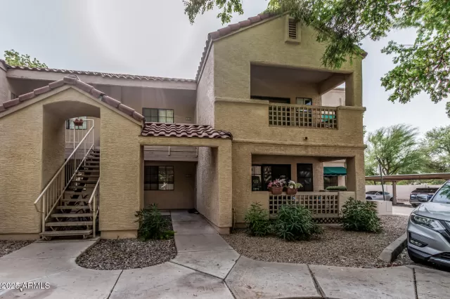 MLS: 6891116 Condo For Sale