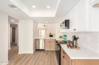 Photo #2: 6891123 Listing