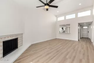 Photo #4: 6891123 Listing