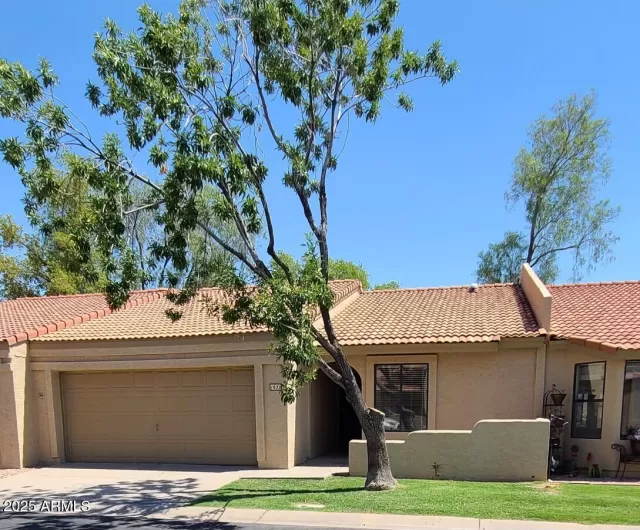 MLS: 6891282 Condo For Sale