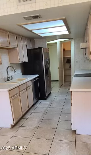 Photo #5: 6891282 Listing 