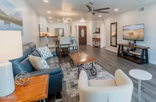 More Details about MLS # 6891570 : 1320 E SUSAN LANE