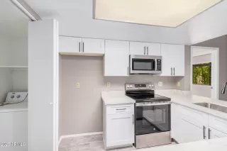 Photo #2: 6891634 Listing 