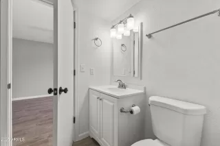 Photo #5: 6891645 Listing