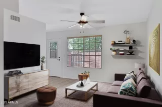 Photo #4: 6891650 Listing 