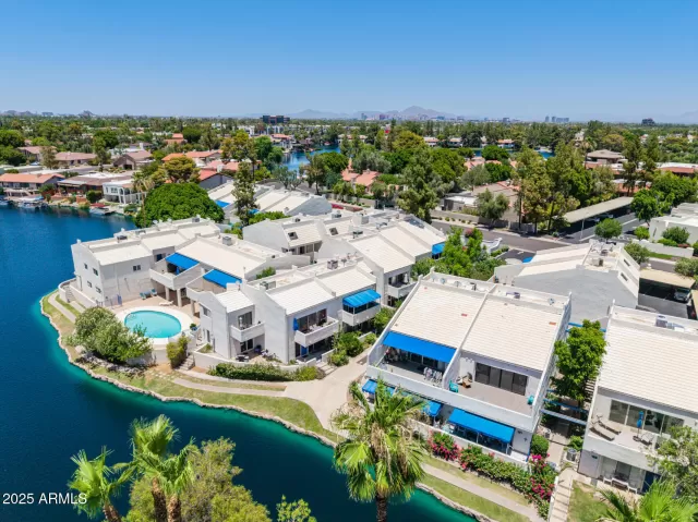 MLS: 6891848 Condo For Sale