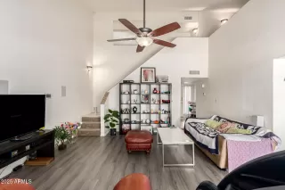 Photo #6: 6891848 Listing