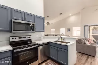 Photo #2: 6891904 Listing 