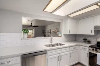 Photo #2: 6891948 Listing