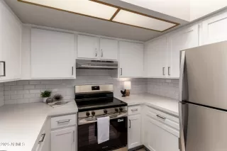 Photo #4: 6891948 Listing