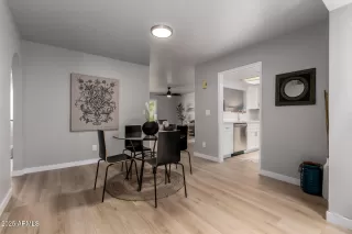 Photo #5: 6891948 Listing