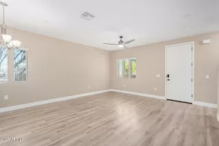 Photo #5: 6891956 Listing