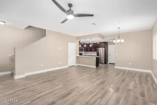 Photo #6: 6891956 Listing