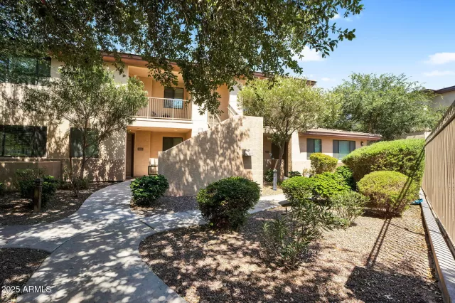 MLS: 6892025 Condo For Sale