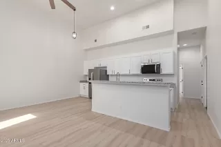 Photo #3: 6892246 Listing