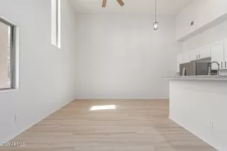 Photo #5: 6892246 Listing