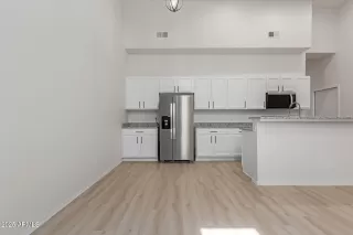 Photo #6: 6892246 Listing