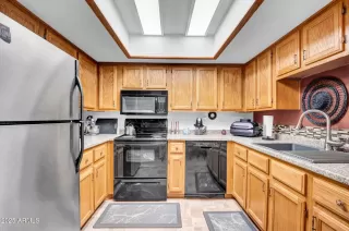 Photo #4: 6892638 Listing