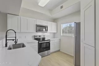 Photo #1: 6892697 Listing