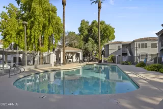 Photo #2: 6892697 Listing