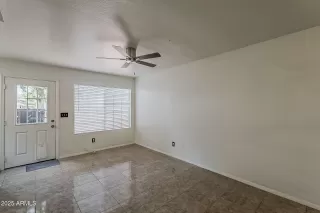 Photo #3: 6892790 Listing