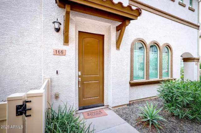 MLS: 6893029 Condo For Sale