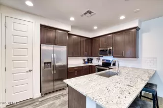 Photo #5: 6893029 Listing