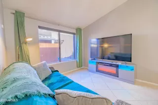 Photo #5: 6893136 Listing