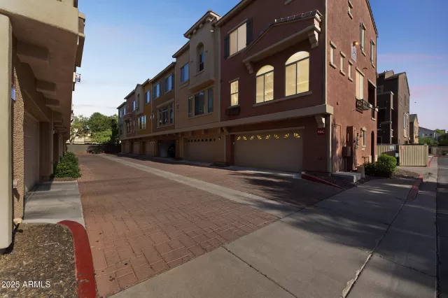 MLS: 6893249 Condo For Sale