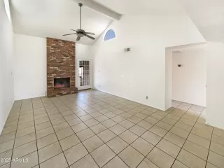 Photo #2: 6893297 Listing