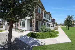 Photo #6: 6893323 Listing