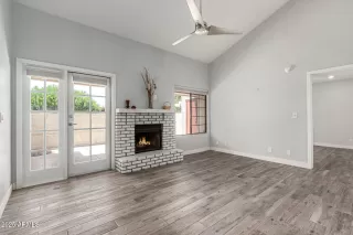 Photo #4: 6893620 Listing