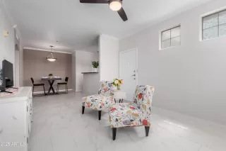 Photo #5: 6893650 Listing 